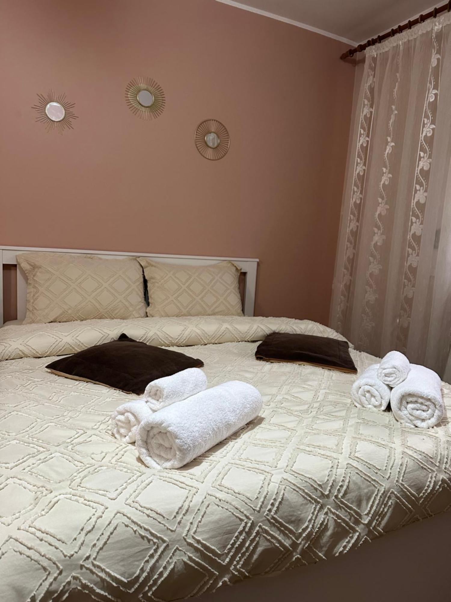 Cozy Apartament Galaţi Eksteriør bilde